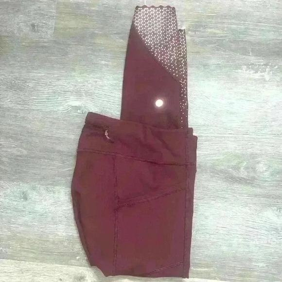 Lululemon Tight Stuff Tight II 25" size 4 like new condition 
Deep Ruby - Picture 16 of 16